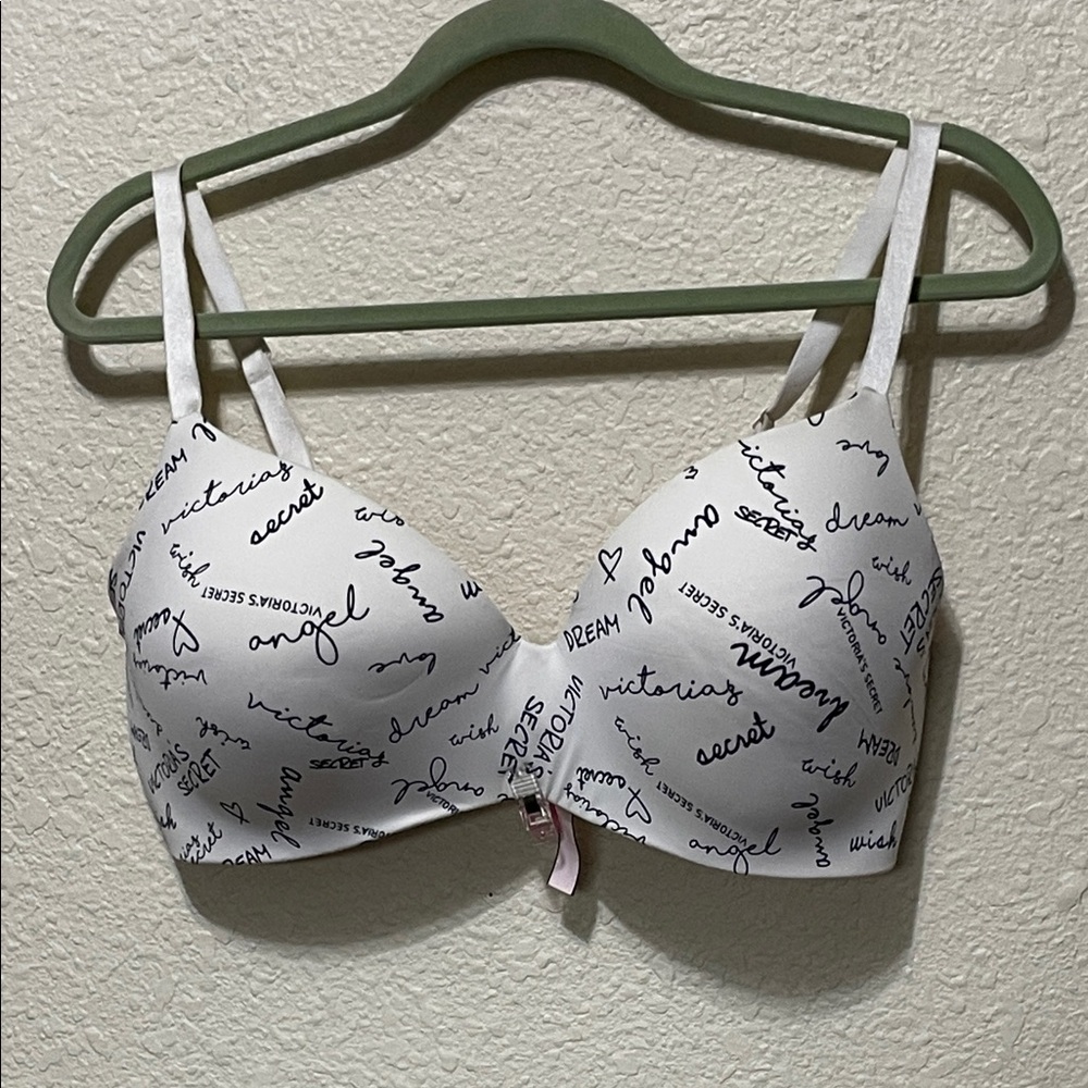 Victoria's Secret Women's White & Black T Shirt Bra. Good Condition. Size 38 DD.